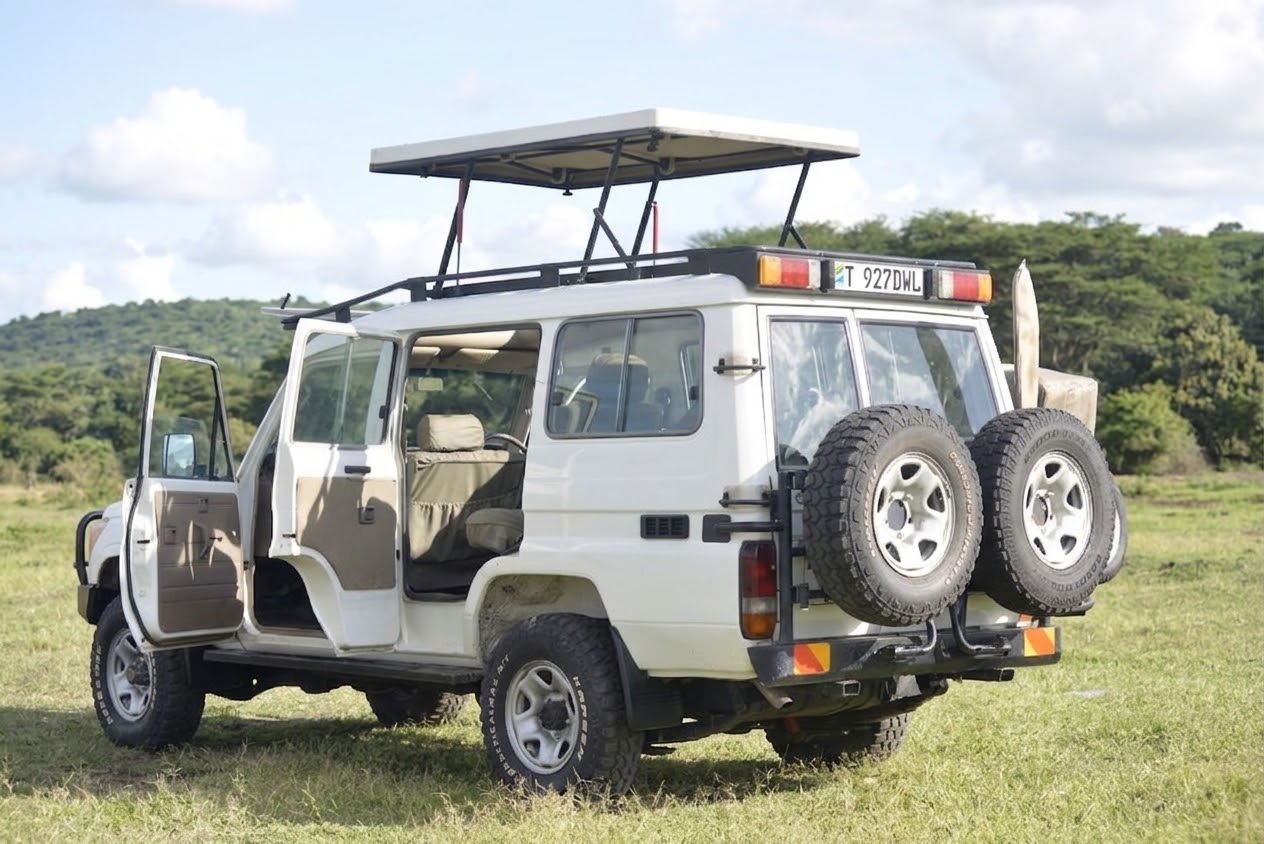 Land Cruiser Safari Explorer Tanzania